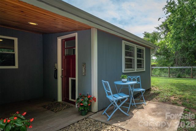 477 Emma Road, Asheville, NC 28806
