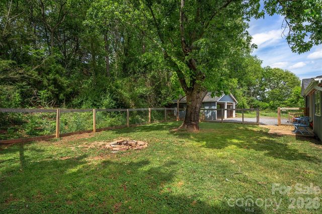477 Emma Road, Asheville, NC 28806