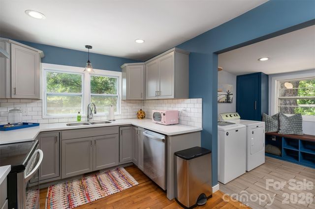 477 Emma Road, Asheville, NC 28806