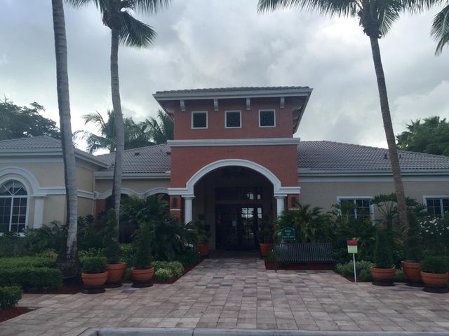 4191 N Haverhill Road 415, West Palm Beach, FL 33417
