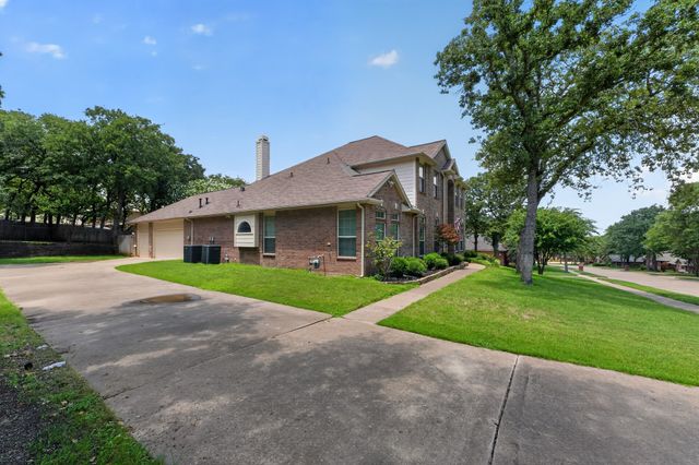 720 Big Horn Trail, Crowley, TX 76036