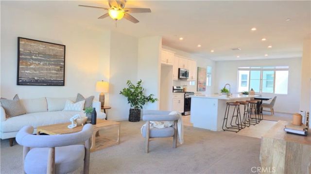 1813 Mesquite Way, Oceanside, CA 92056