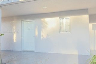2730 W 76th St 104, Hialeah, FL 33016