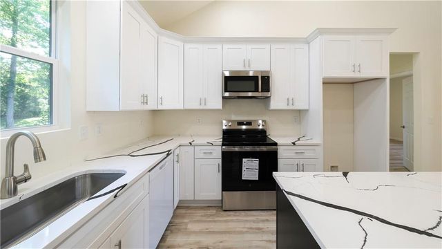 195 Kennedy Estates Road, Carrollton, GA 30116
