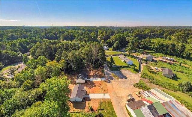 195 Kennedy Estates Road, Carrollton, GA 30116