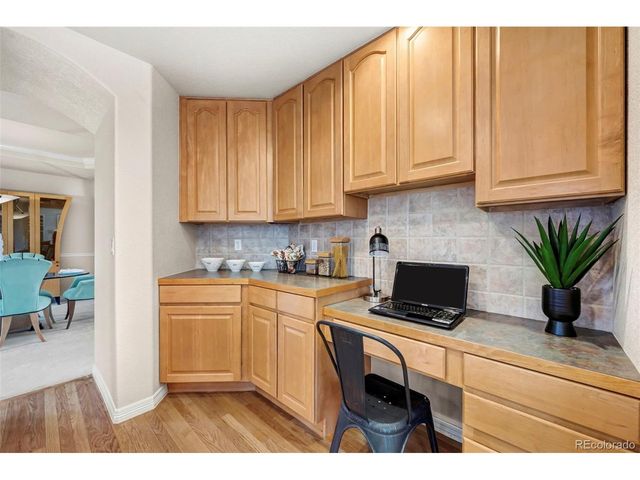 2215 Parkview Dr, Longmont, CO 80504