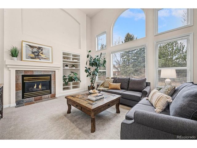 2215 Parkview Dr, Longmont, CO 80504