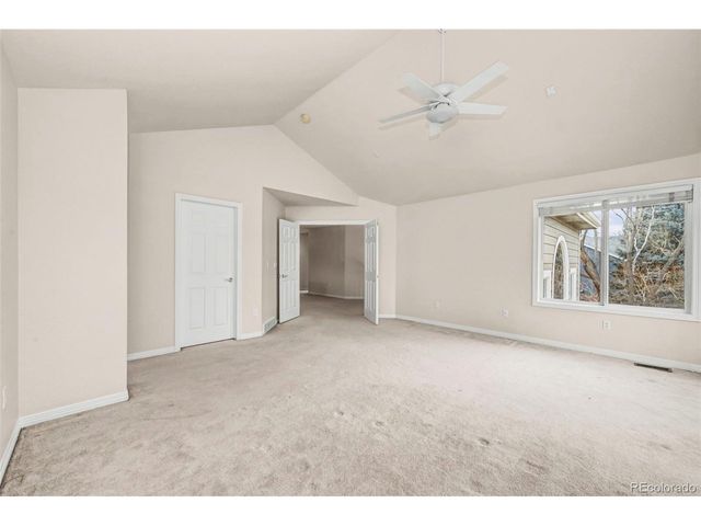 2215 Parkview Dr, Longmont, CO 80504