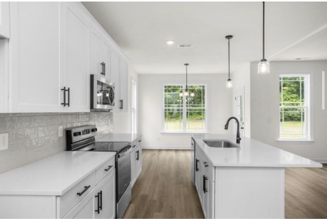 5021 Salient Dr, Spring Hill, TN 37174