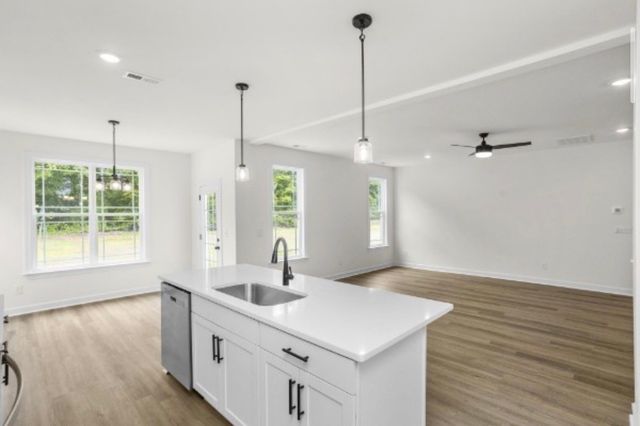 5021 Salient Dr, Spring Hill, TN 37174