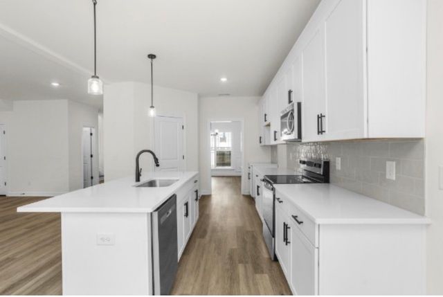 5021 Salient Dr, Spring Hill, TN 37174