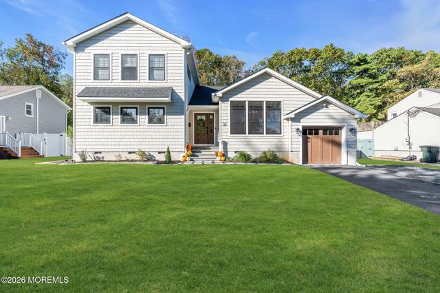 32 Arno Street, Oakhurst, NJ 07755