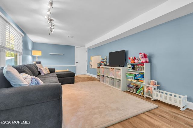 32 Arno Street, Oakhurst, NJ 07755