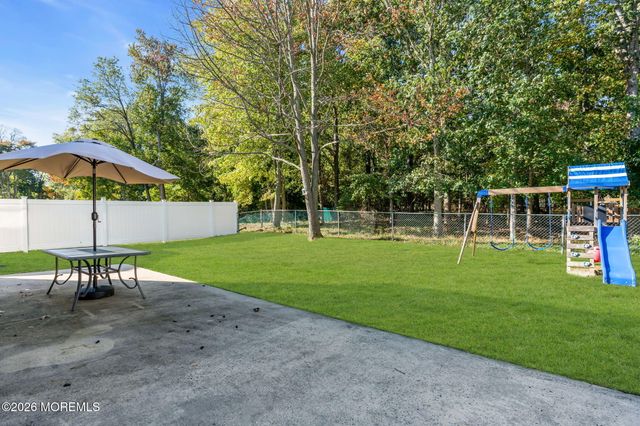 32 Arno Street, Oakhurst, NJ 07755
