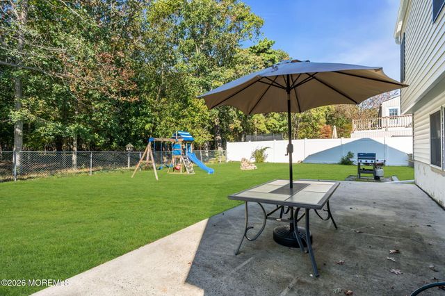 32 Arno Street, Oakhurst, NJ 07755