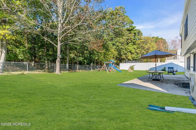 32 Arno Street, Oakhurst, NJ 07755