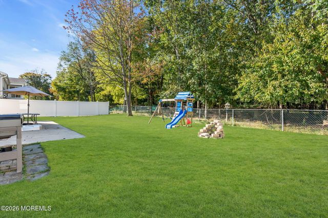 32 Arno Street, Oakhurst, NJ 07755