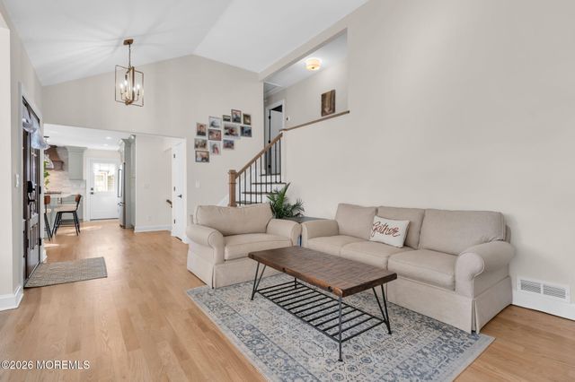 32 Arno Street, Oakhurst, NJ 07755