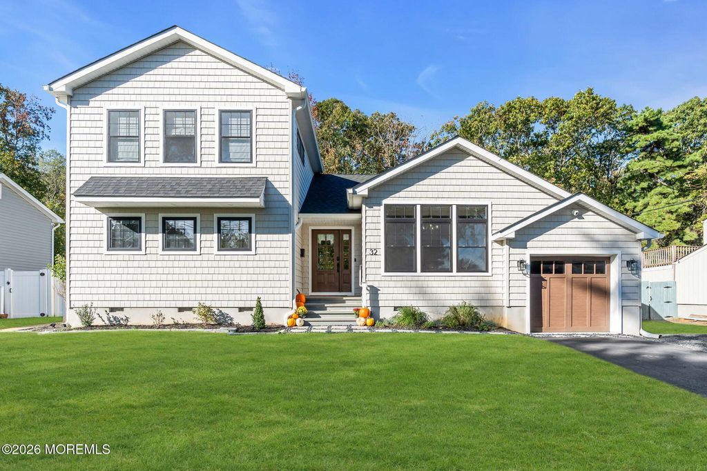 32 Arno Street, Oakhurst, NJ 07755