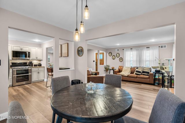 5 Sloop Court, Barnegat, NJ 08005