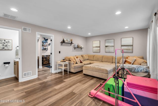 5 Sloop Court, Barnegat, NJ 08005