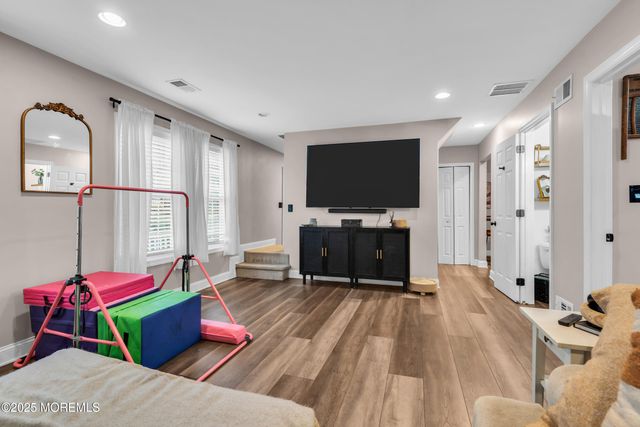 5 Sloop Court, Barnegat, NJ 08005