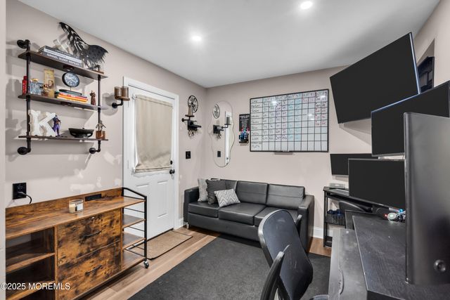 5 Sloop Court, Barnegat, NJ 08005