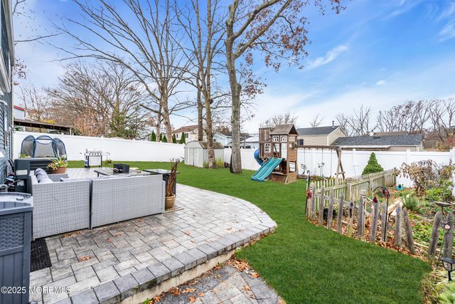 5 Sloop Court, Barnegat, NJ 08005