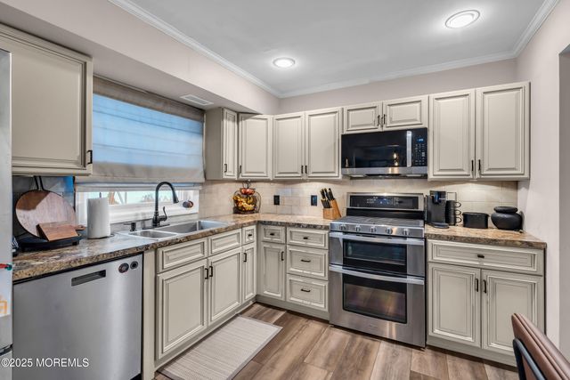 5 Sloop Court, Barnegat, NJ 08005