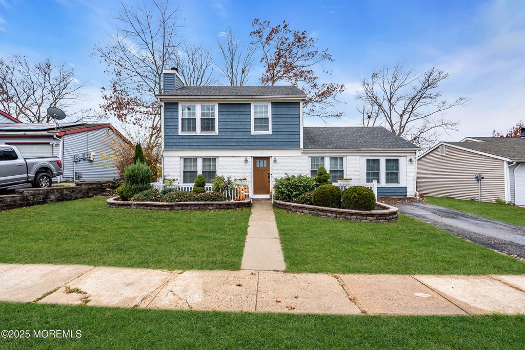 5 Sloop Court, Barnegat, NJ 08005
