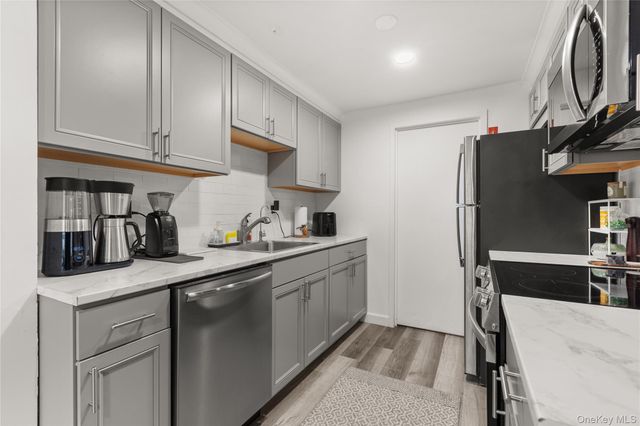 87 Birchwood Road, Medford, NY 11763