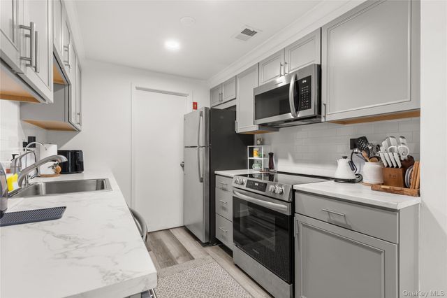 87 Birchwood Road, Medford, NY 11763