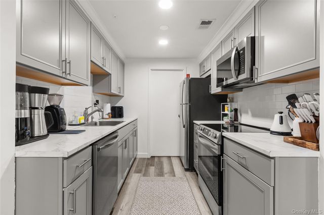 87 Birchwood Road, Medford, NY 11763