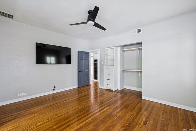 102 NACOGDOCHES RD, Alamo Heights, TX 78209