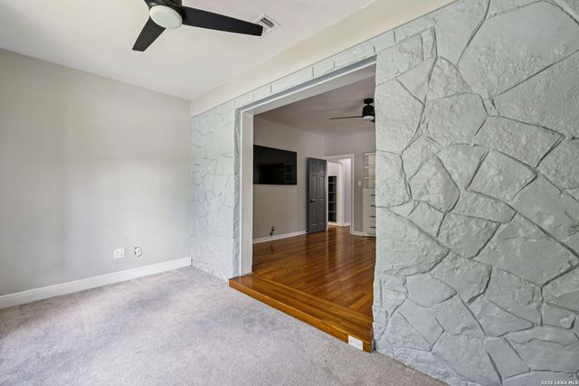 102 NACOGDOCHES RD, Alamo Heights, TX 78209