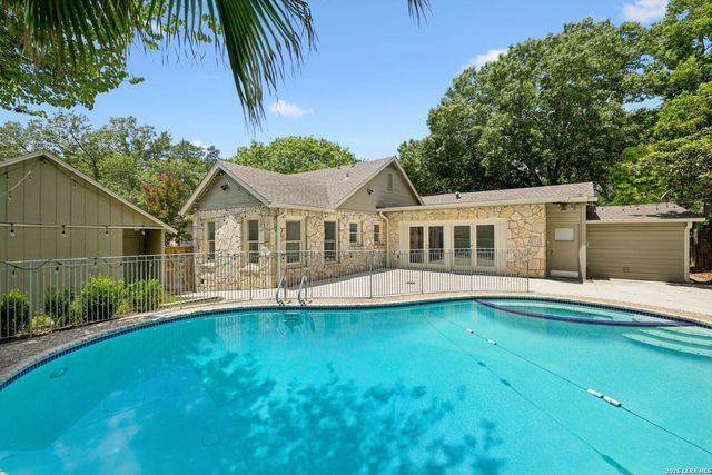 102 NACOGDOCHES RD, Alamo Heights, TX 78209