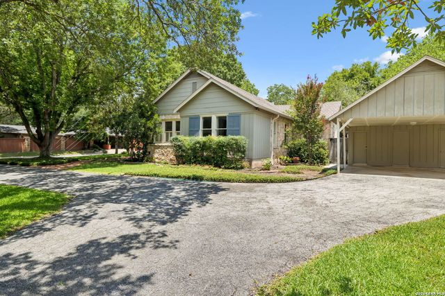 102 NACOGDOCHES RD, Alamo Heights, TX 78209