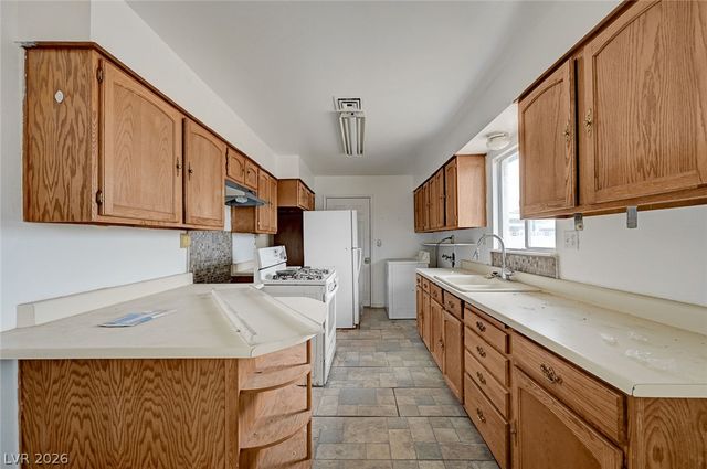 140 Kola Street, Henderson, NV 89015