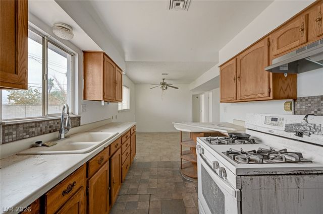 140 Kola Street, Henderson, NV 89015