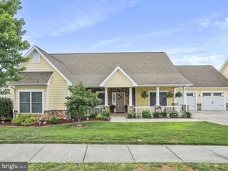 140 SIGNAL KNOB COTTAGE DR, Strasburg, VA 22657