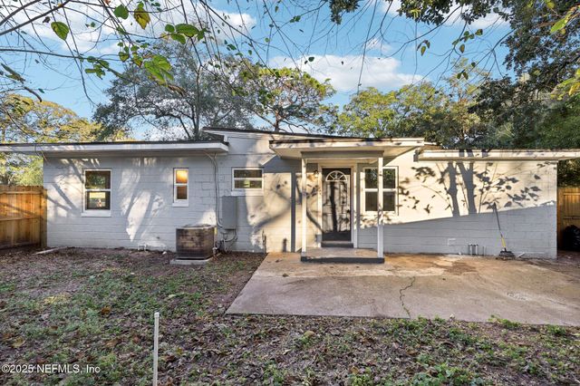 1268 KING ARTHUR Road, Jacksonville, FL 32211