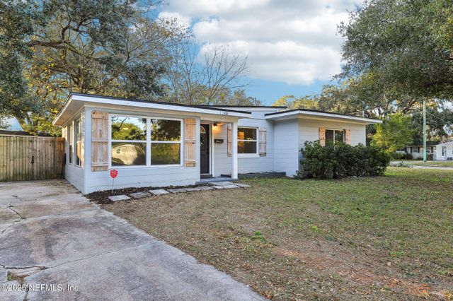 1268 KING ARTHUR Road, Jacksonville, FL 32211