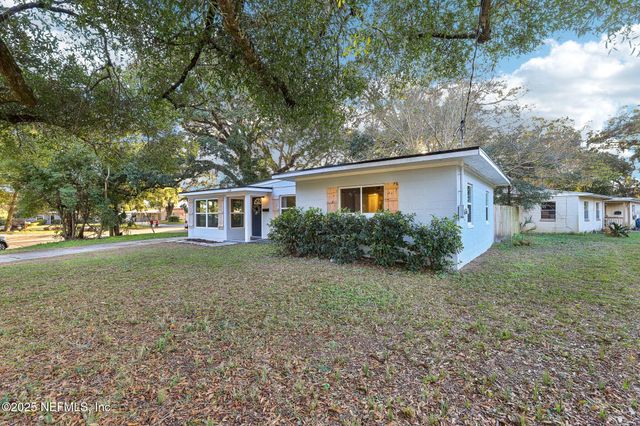 1268 KING ARTHUR Road, Jacksonville, FL 32211