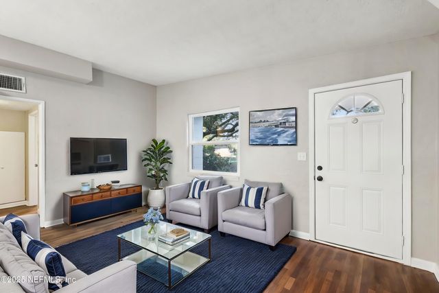 1268 KING ARTHUR Road, Jacksonville, FL 32211