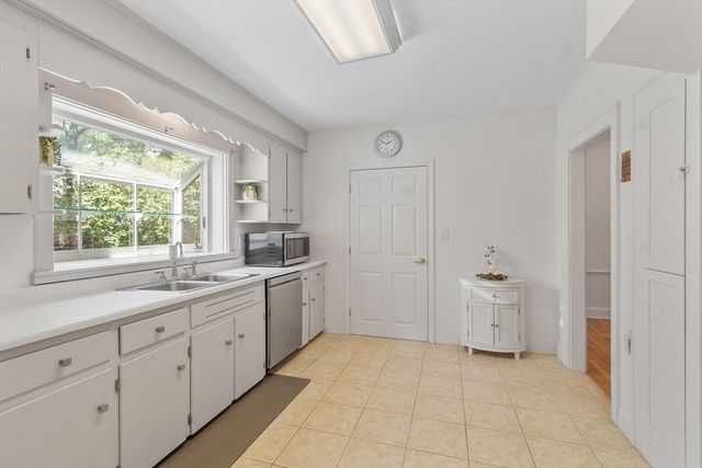 45 Grandview Rd, Arlington, MA 02476