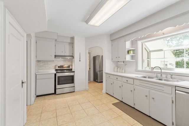 45 Grandview Rd, Arlington, MA 02476