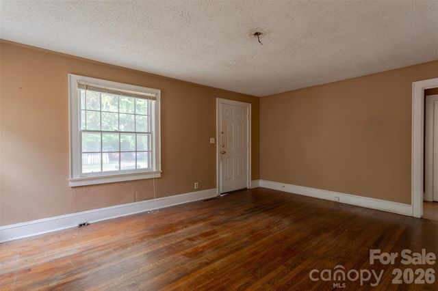 312 S Race Street, Statesville, NC 28677