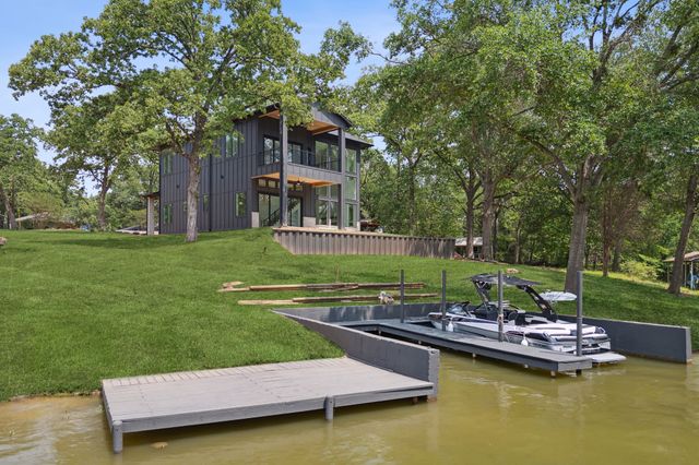 111 Nob Hill Circle, Malakoff, TX 75148