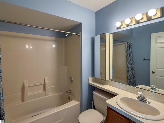 1824 Orchard Drive, Mt Pleasant, MI 48858