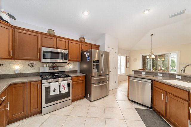 867 CASTLEBERRY CIRCLE, The Villages, FL 32162